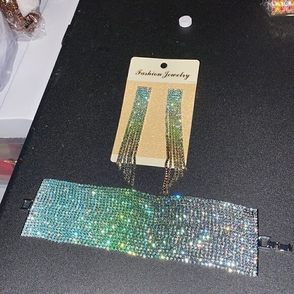 Multicolor Green Earrings set  - Picture 1 of 1